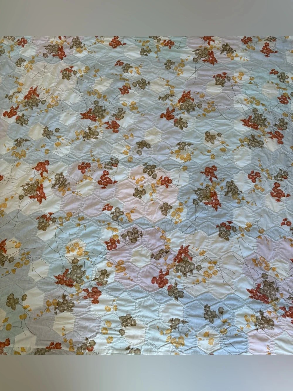 Vintage Retro Grandmother's Flower Garden Hand Sewn Polyester Quilt